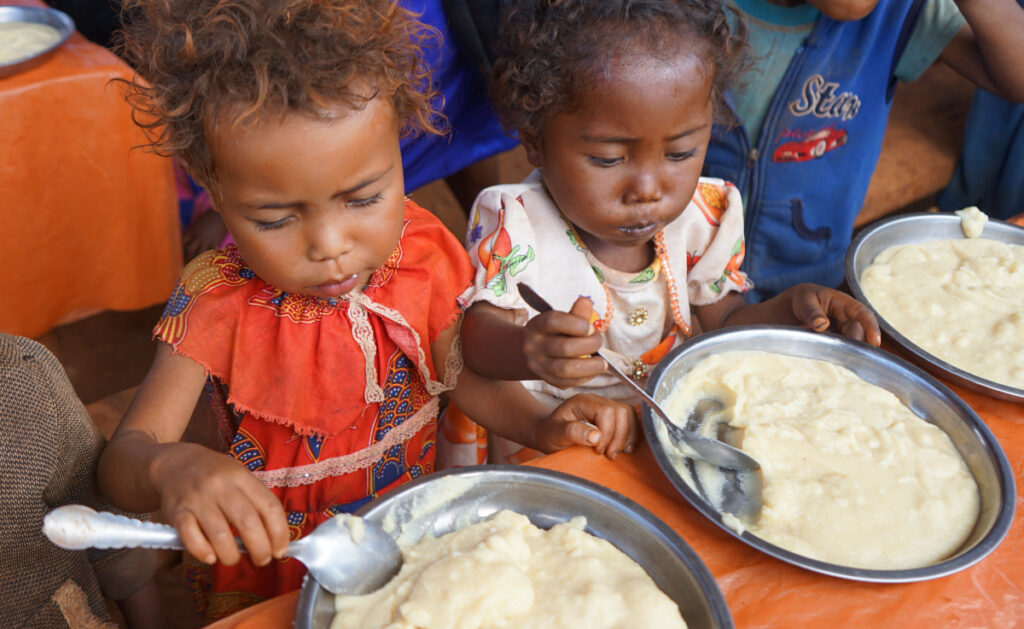 Madagascar Maropia Nord village children