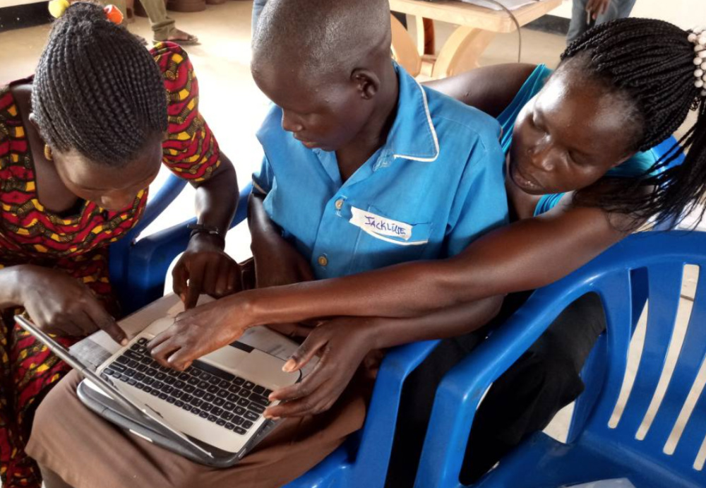 Uganda South Sudan refugees learning IT