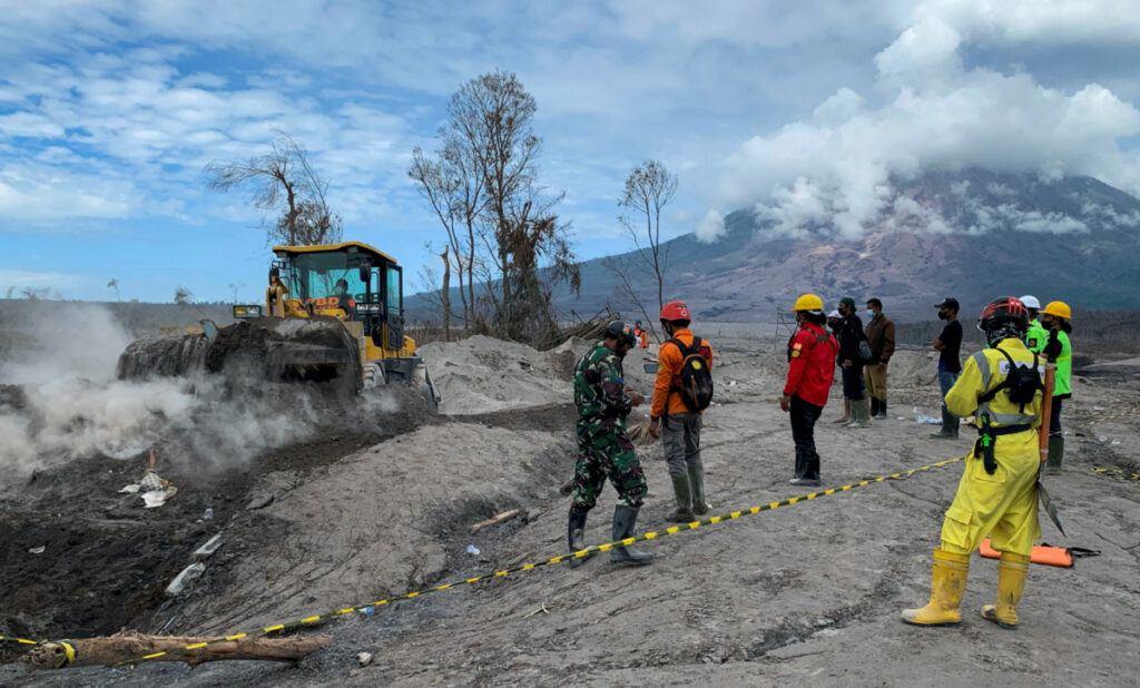 Indonesia Mt Semeru volcanic eruption