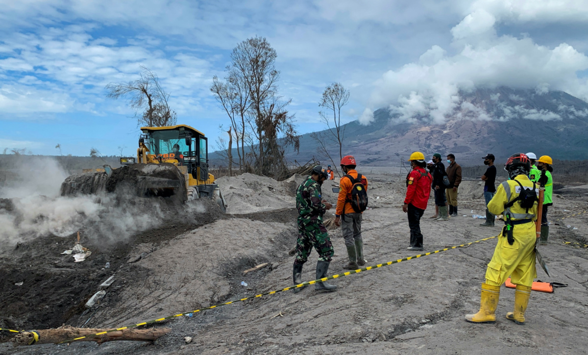Indonesia Mt Semeru volcanic eruption