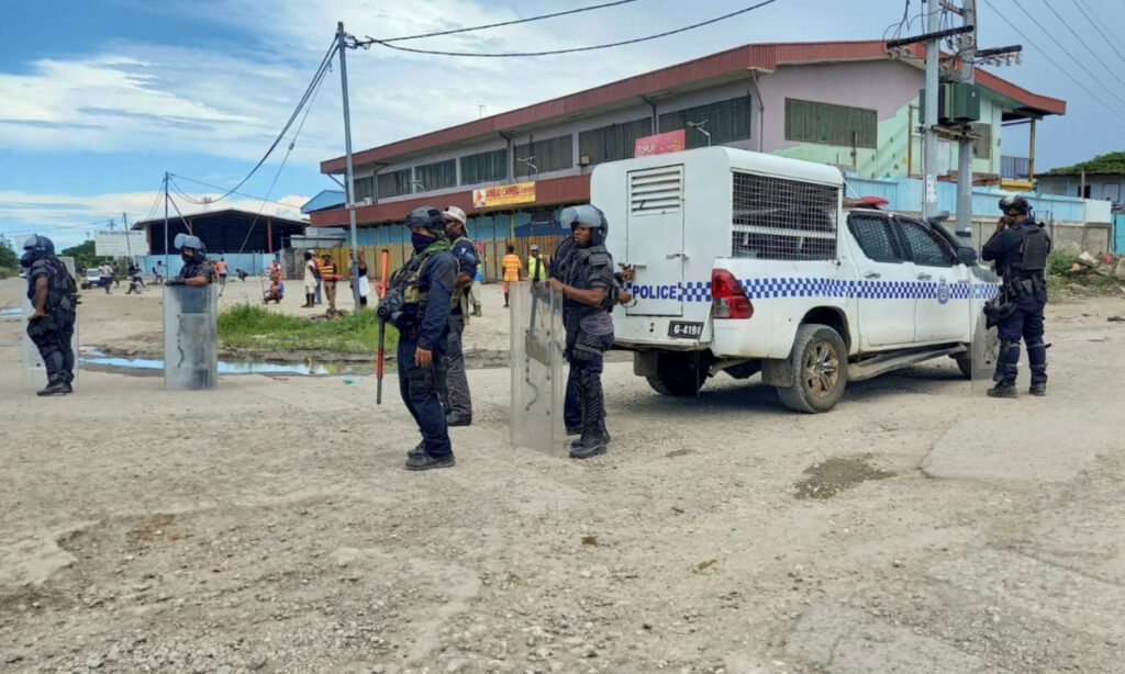 Solomon Islands police checkpoint