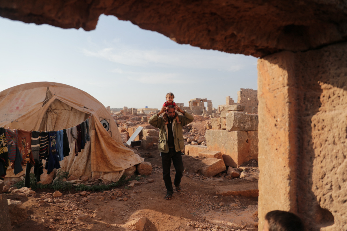 Syria Idlib living among ruins1