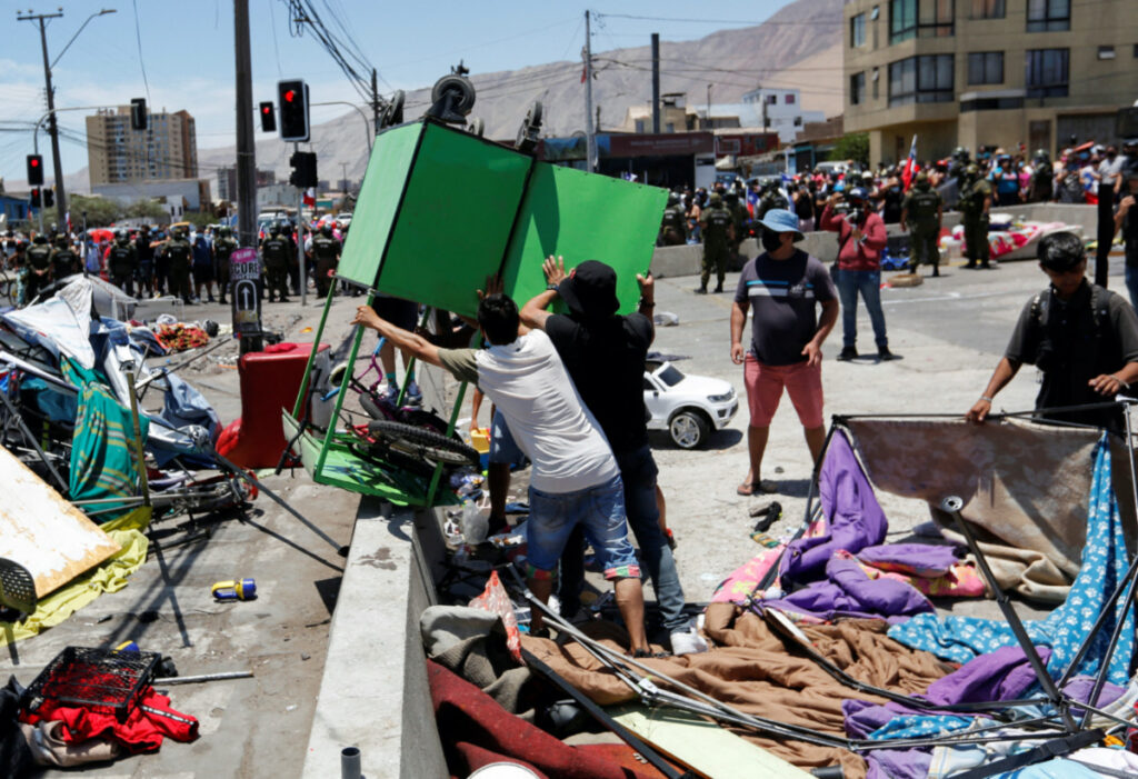 Chile Iquique destroying a migrant camp