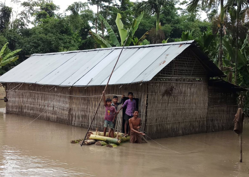 India Besemora village floods