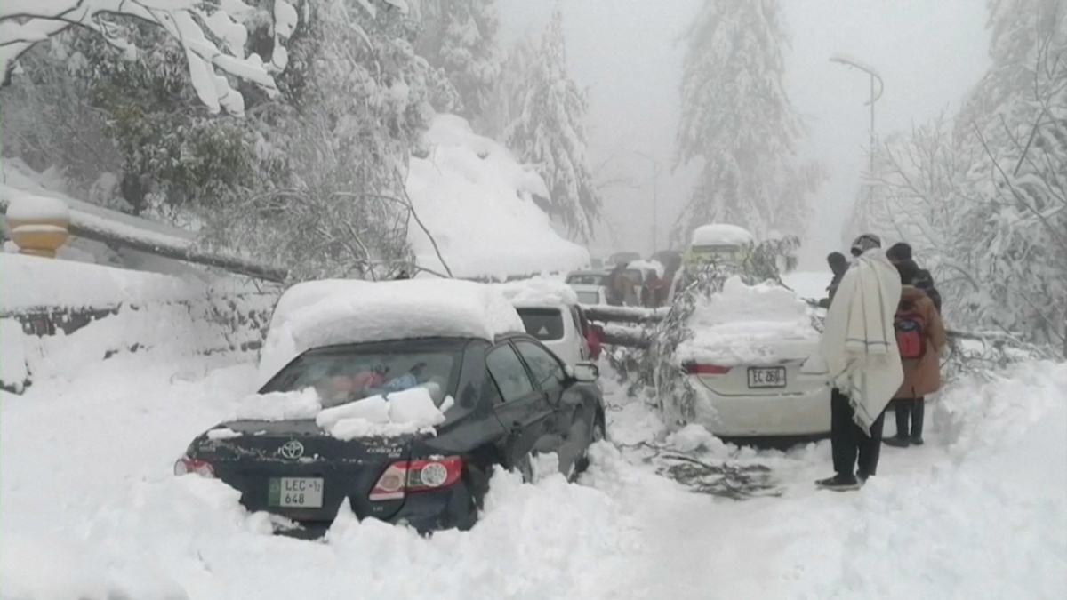 Pakistan snow deaths