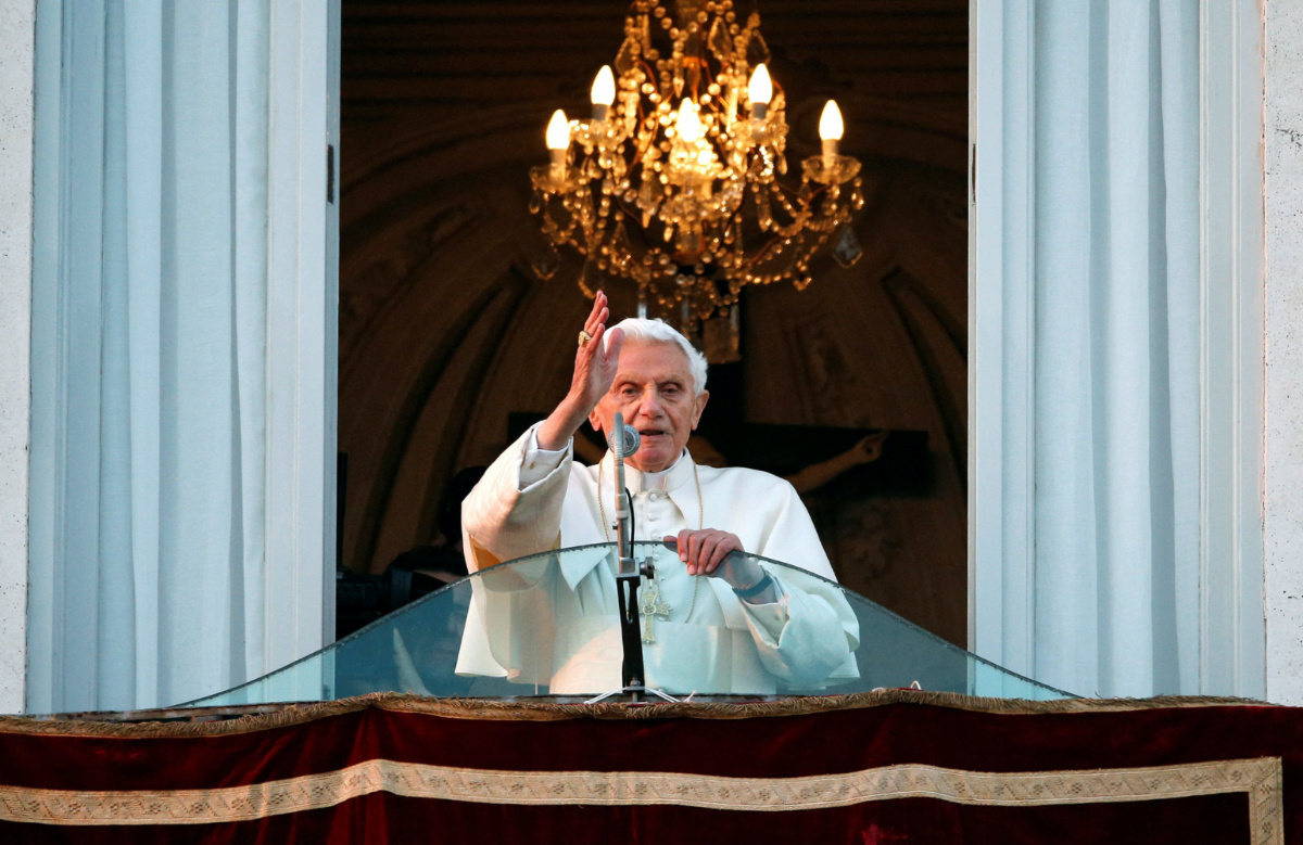 Pope Benedict XVI final blessing
