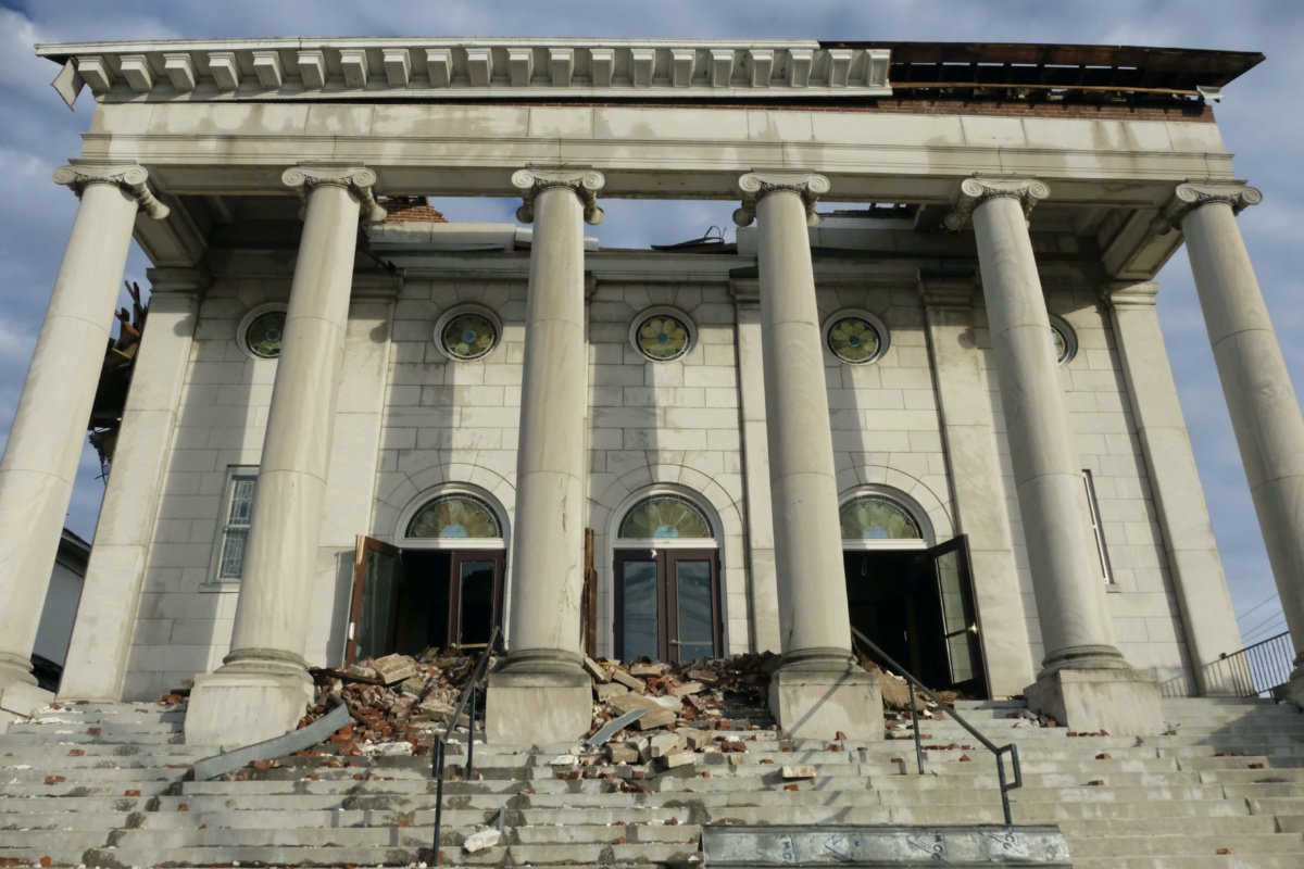 US tornado damage to churches1