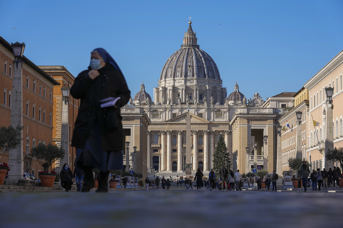 Vatican nun outside St Peters