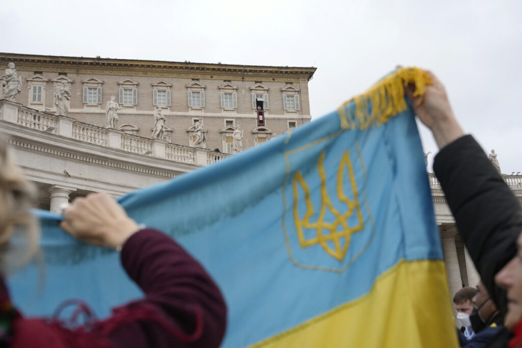 Vatican Pope Francis Ukrainian flag