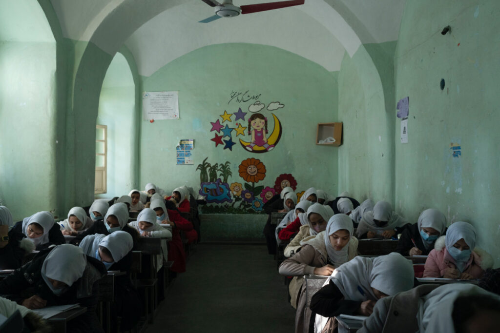 Afghanistan girls at school