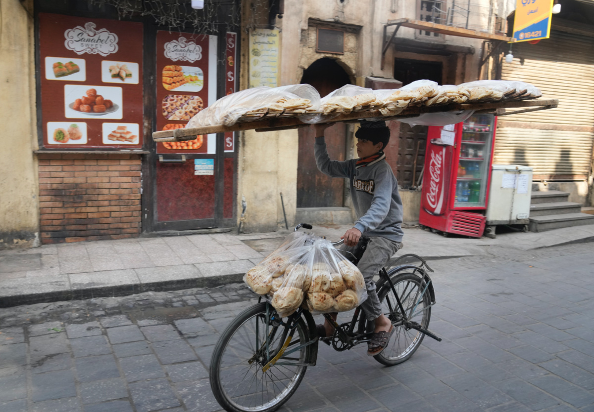 Egypt Cairo bread delivery