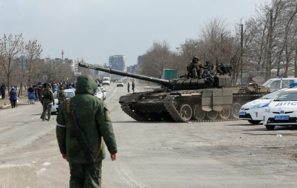 Mariupol pro Russian forces