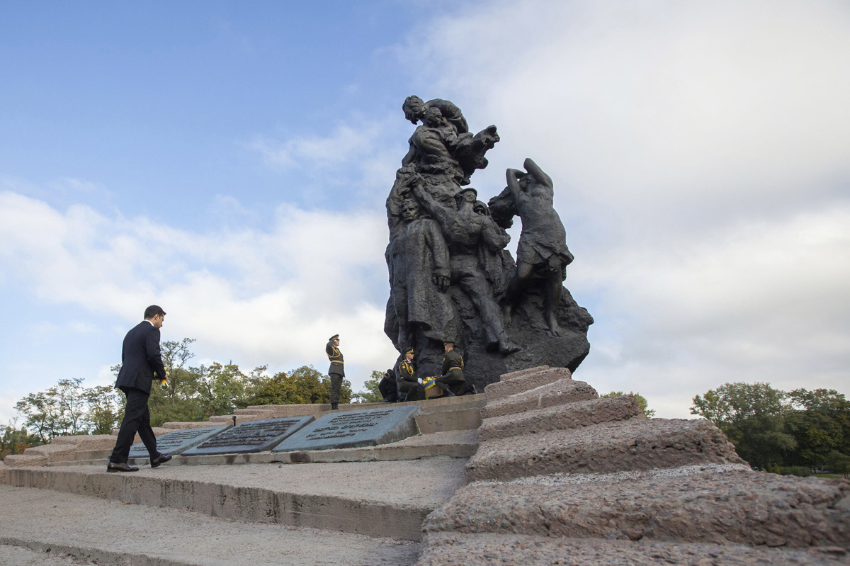 Ukraine Babyn Yar memorial Volodymyr Zelenskyy