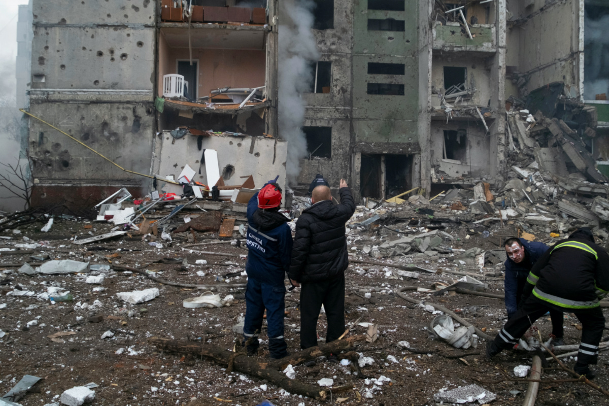 Ukraine Cherniv buildings damaged by shelling