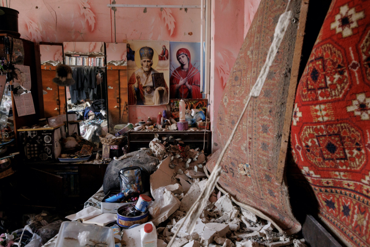 Ukraine Kharkiv damaged home