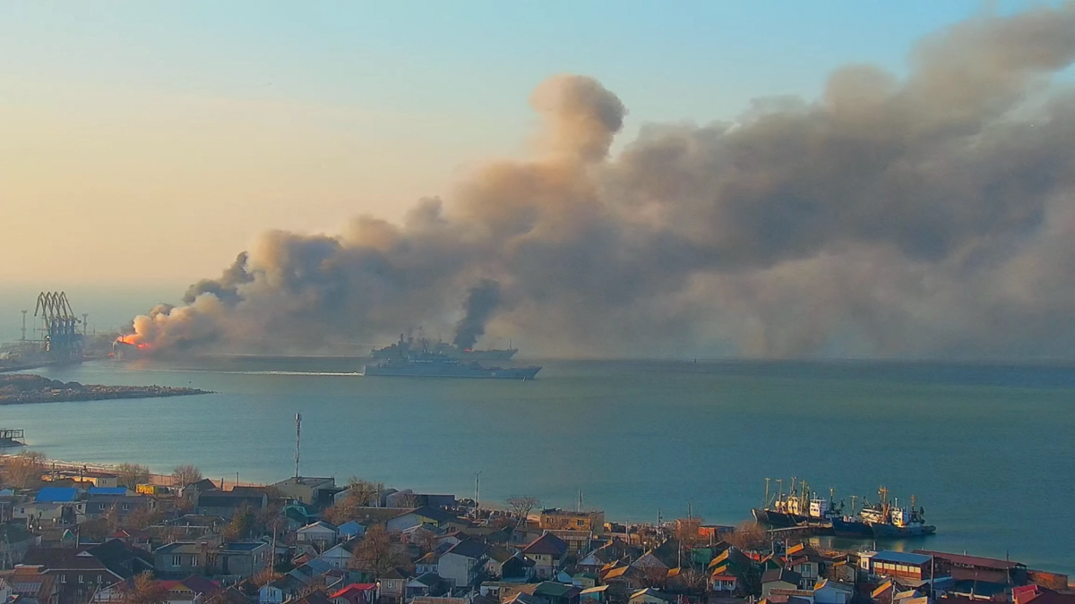 Ukraine Berdiansk ship fire