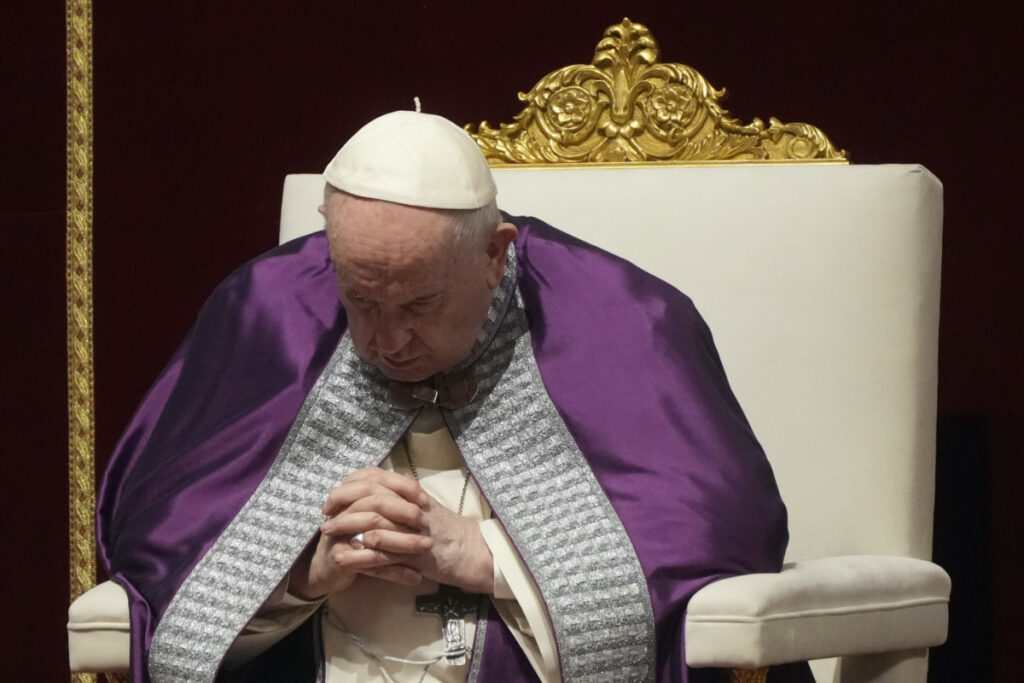 Vatican Pope Francis prayer1