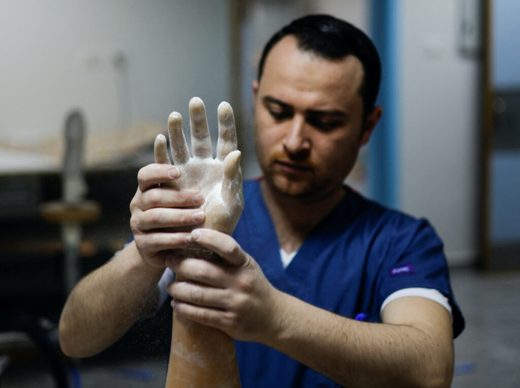 Gaza prosthetics for amputees1