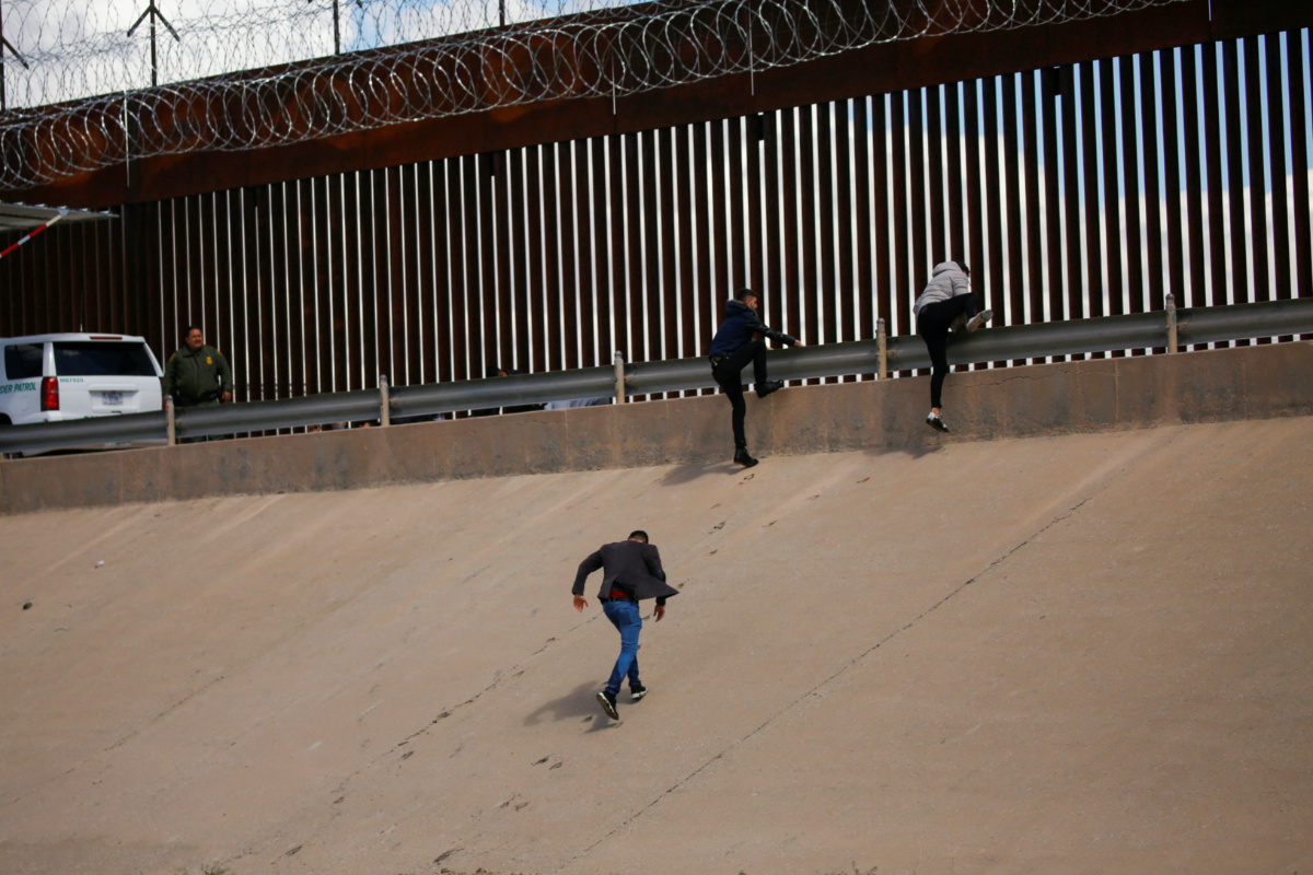 Mexico Rio Bravo immigrants crossing