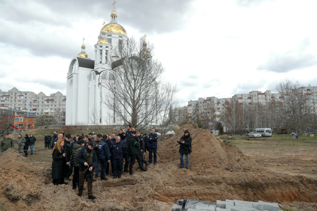 Ukraine Bucha forensic investigators