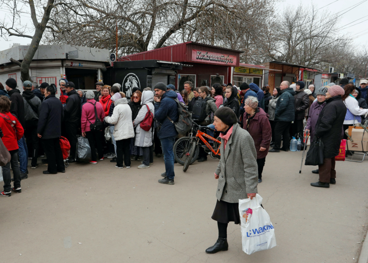 Ukraine Mariupol food market