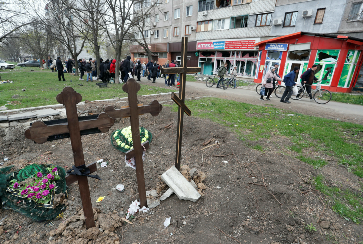 Ukraine Mariupol graves