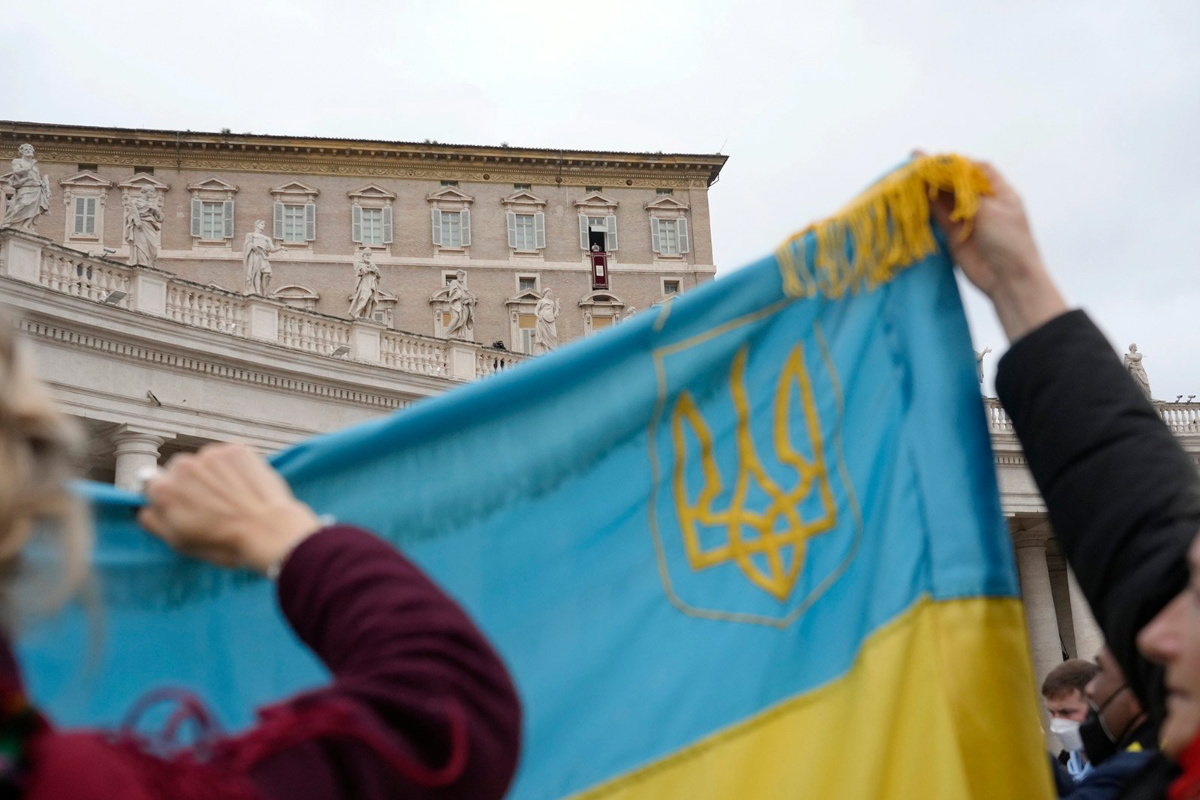Vatican Ukrainian flag