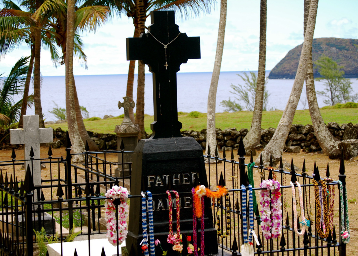 US Hawaii Father Damiens grave