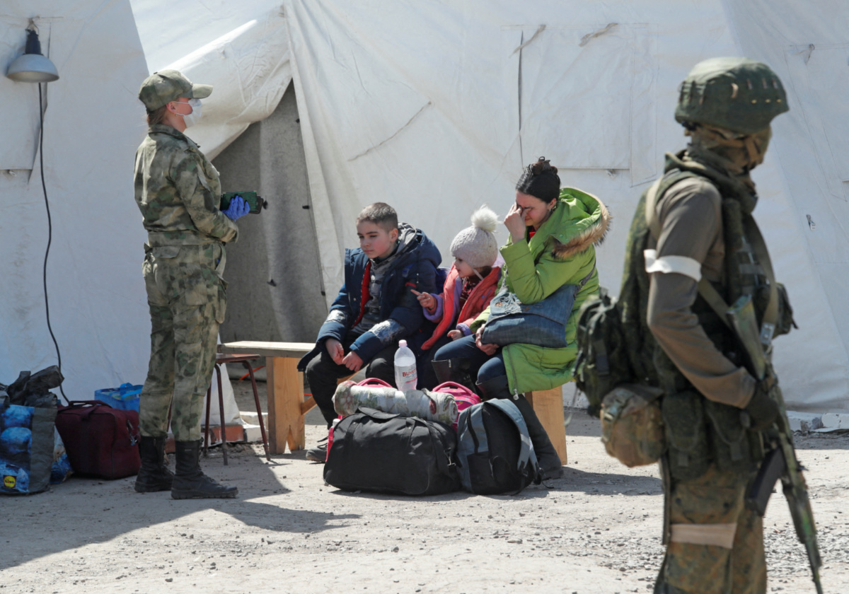 Ukraine Bezimenne evacuees2