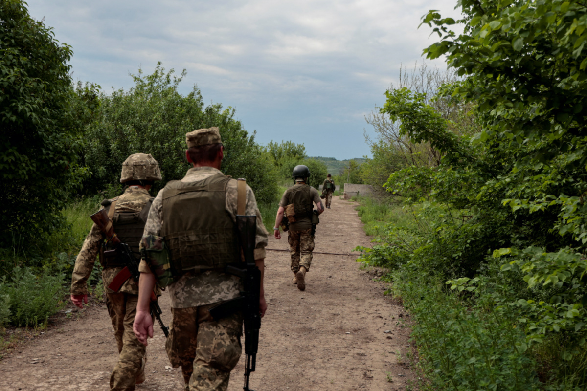 Ukraine Donbas Ukrainians on patrol