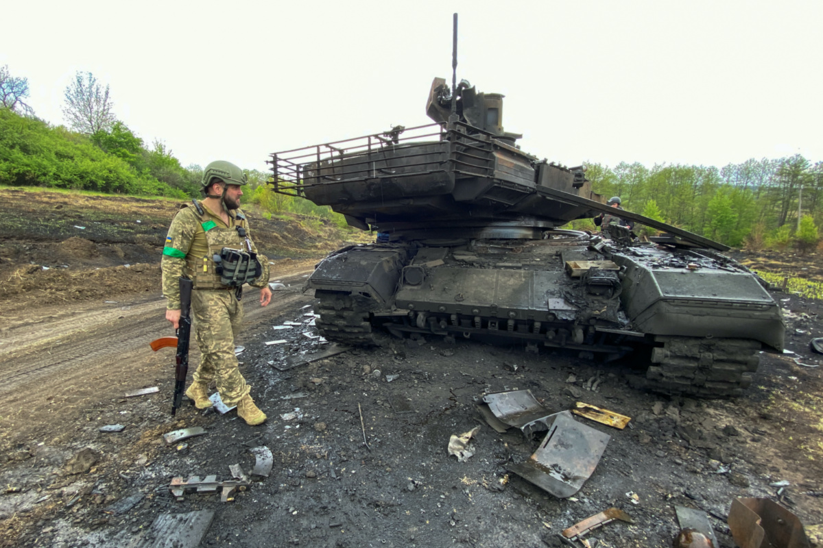 Ukraine Kharkiv region destroyed Russian tank