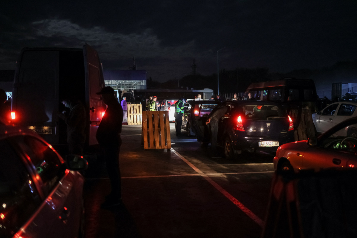 Ukraine Zaporizhzhia evacuees arrive