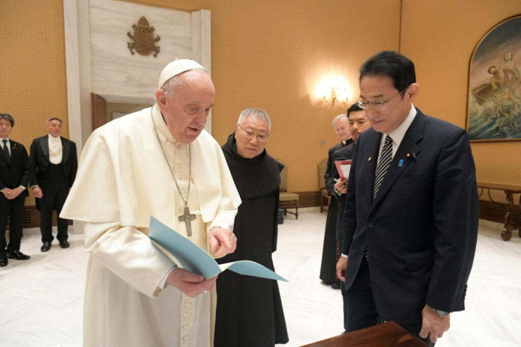 Vatican Pope Francis and Japanese Prime Minister Fumio Kishida