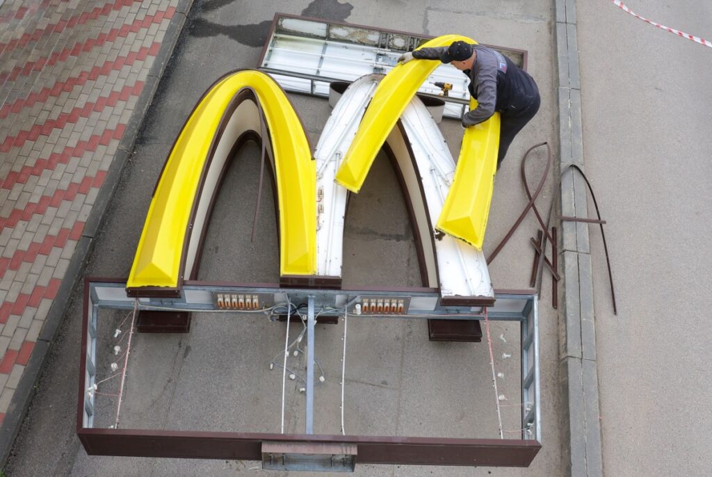 Russia Kingisepp McDonalds sign