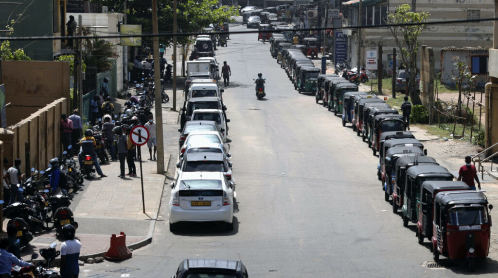 Sri Lanka fuel queue