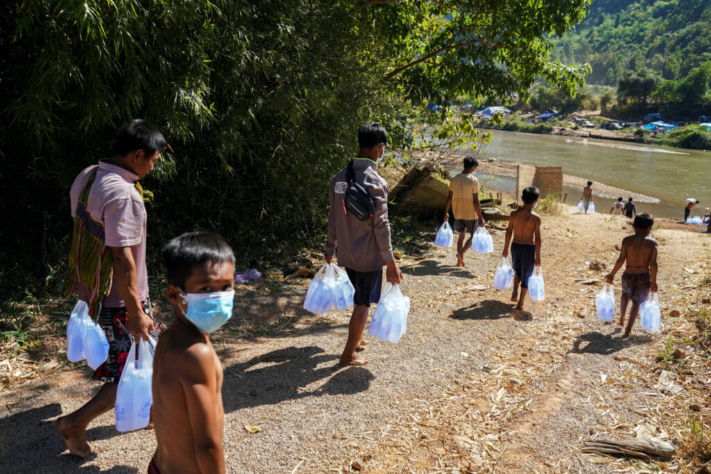 Thai Myanmar border Mae Sot refugee aid