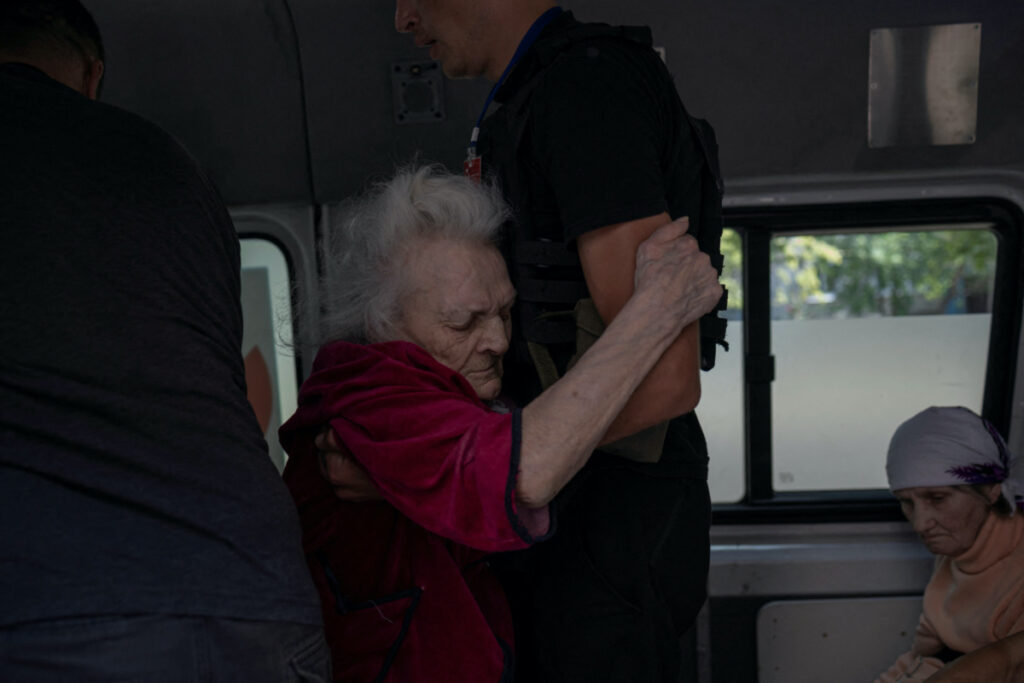 Ukraine Bakhmut elderly evacuations1