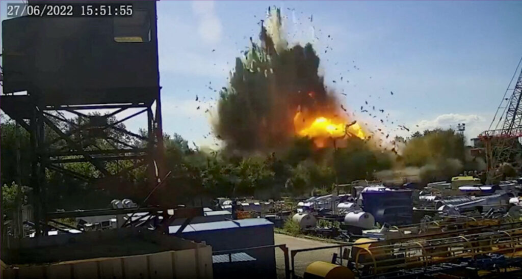 Ukraine Kremenchuk shopping centre missile strike footage