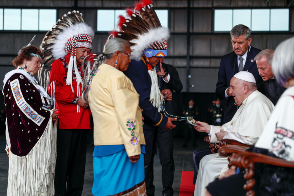 Canada Edmonton Pope welcomed by Indigenous leaders