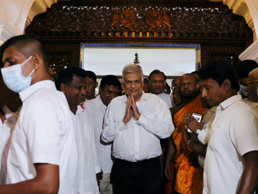 Sri Lanka Colombo Ranil Wickremesinghe visits Buddhist temple