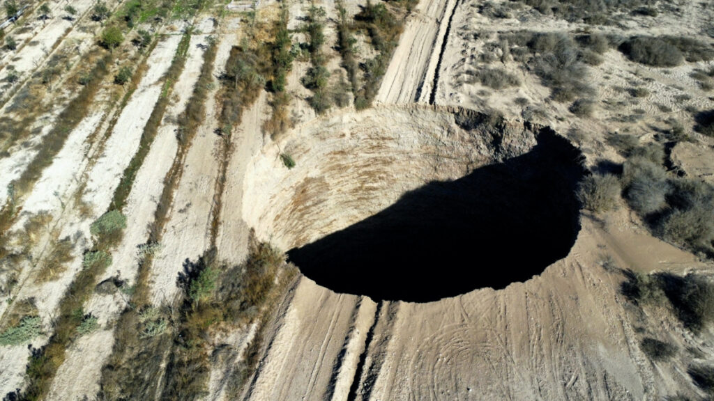 Chile Copiapo sinkhole