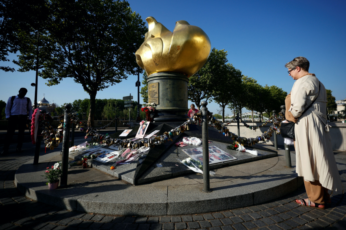 France Paris Diana memorial2