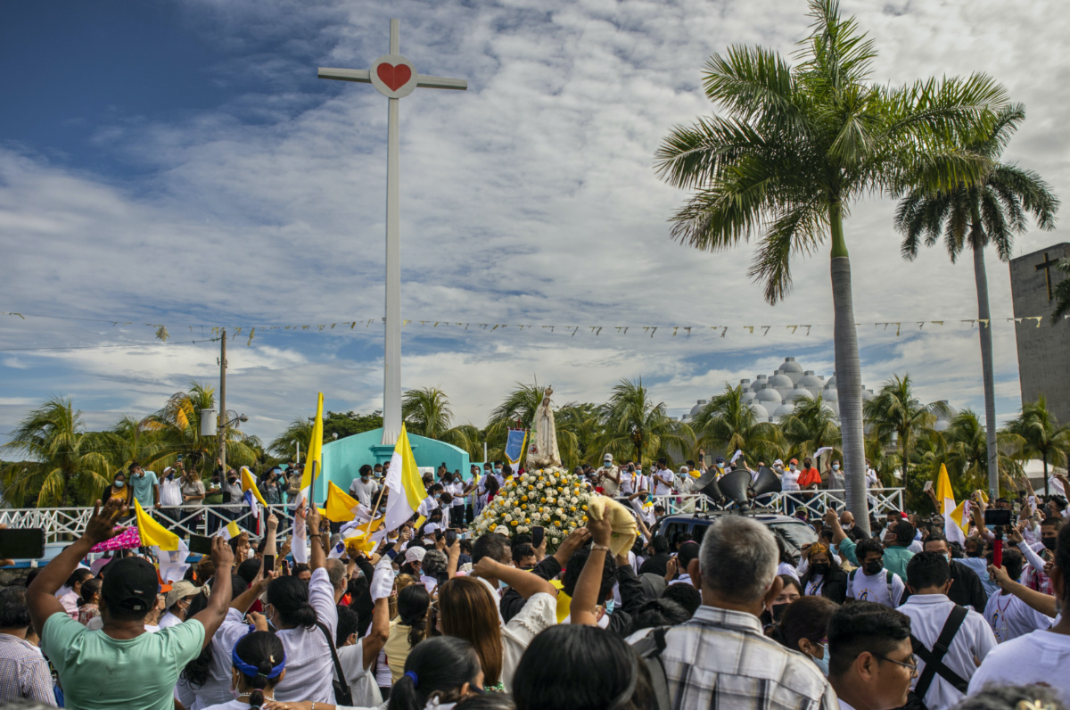 Nicaragua Catholic procession1