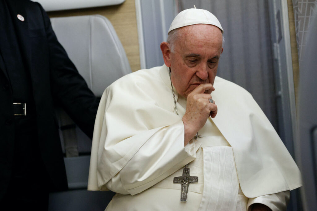 Papal plane Pope Francis return from Canada