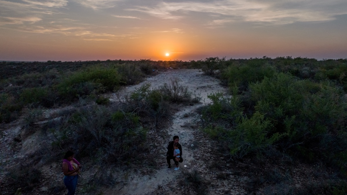 US Mexico border migrants