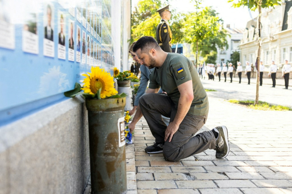 Ukraine Kyiv Memory Wall of Fallen Defenders of Ukraine Volodymyr Zelenskiy