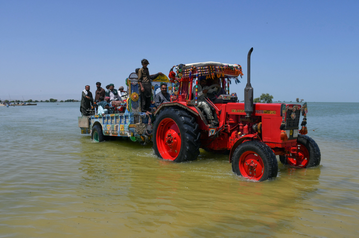 Pakistan Bajara tractor floods