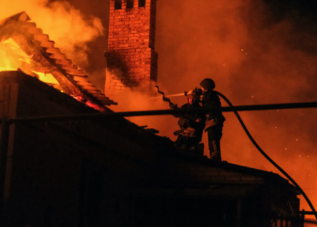 Ukraine Bakhmut burning house