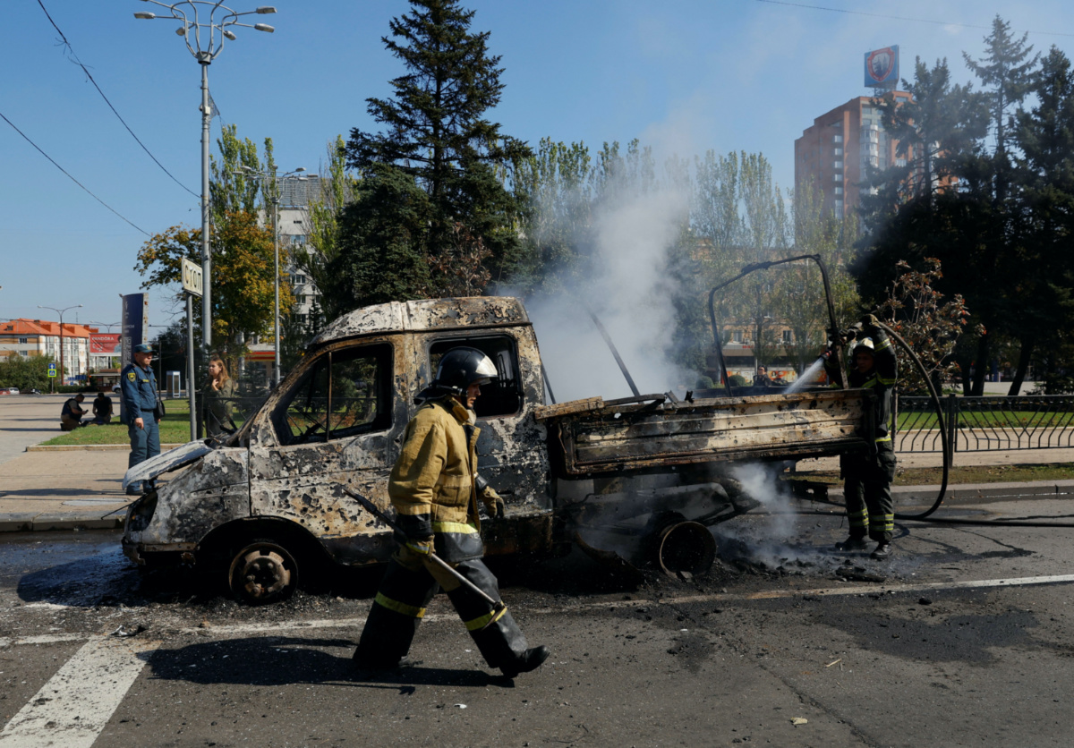 Ukraine Donetsk destroyed vehicle