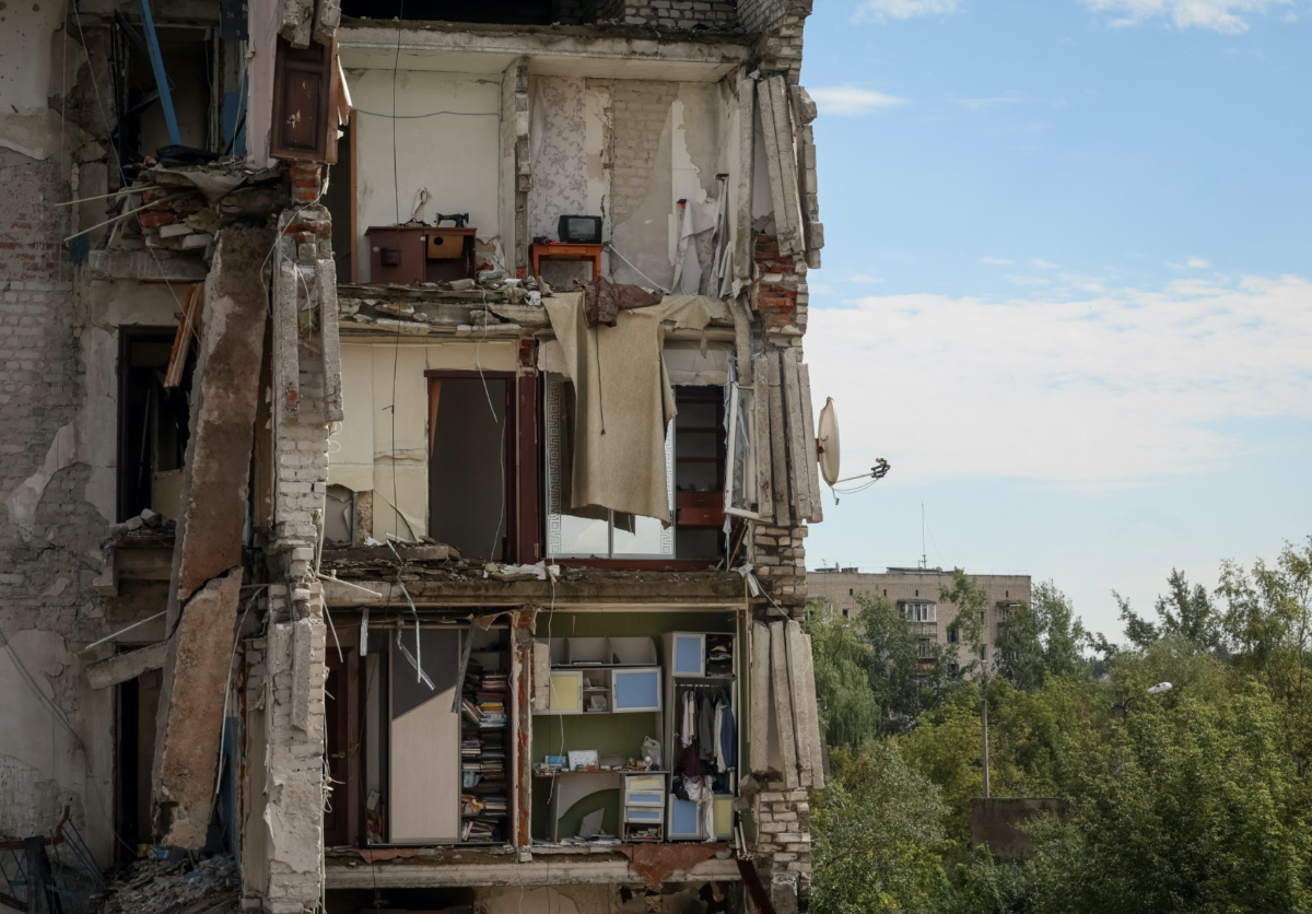 Ukraine Izium damaged apartment